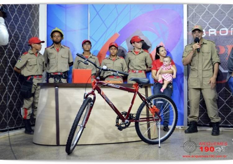 Bombeiro Militar Mirim em parceria com a Mundial Magazine realiza sorteio de bicicleta